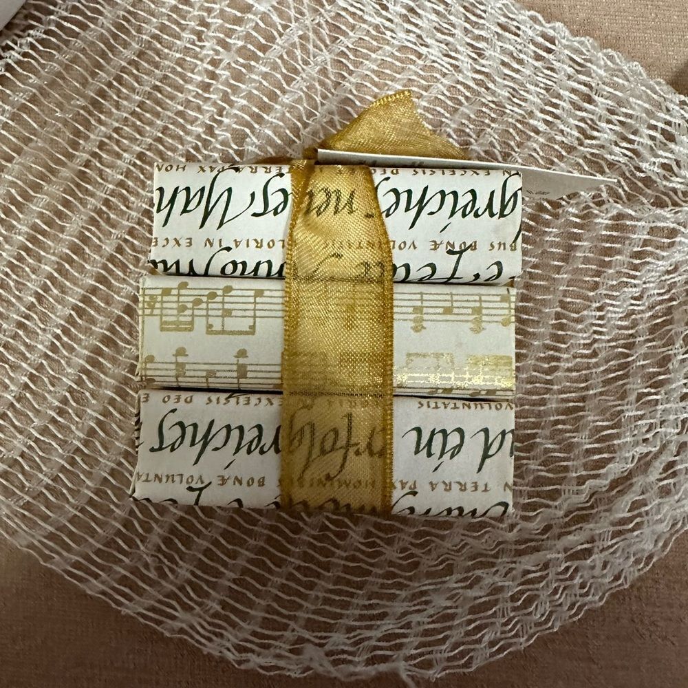 Alchimia Soap Milano Vanilla Moisturizing Christmas Winter Holiday Wrapped Set